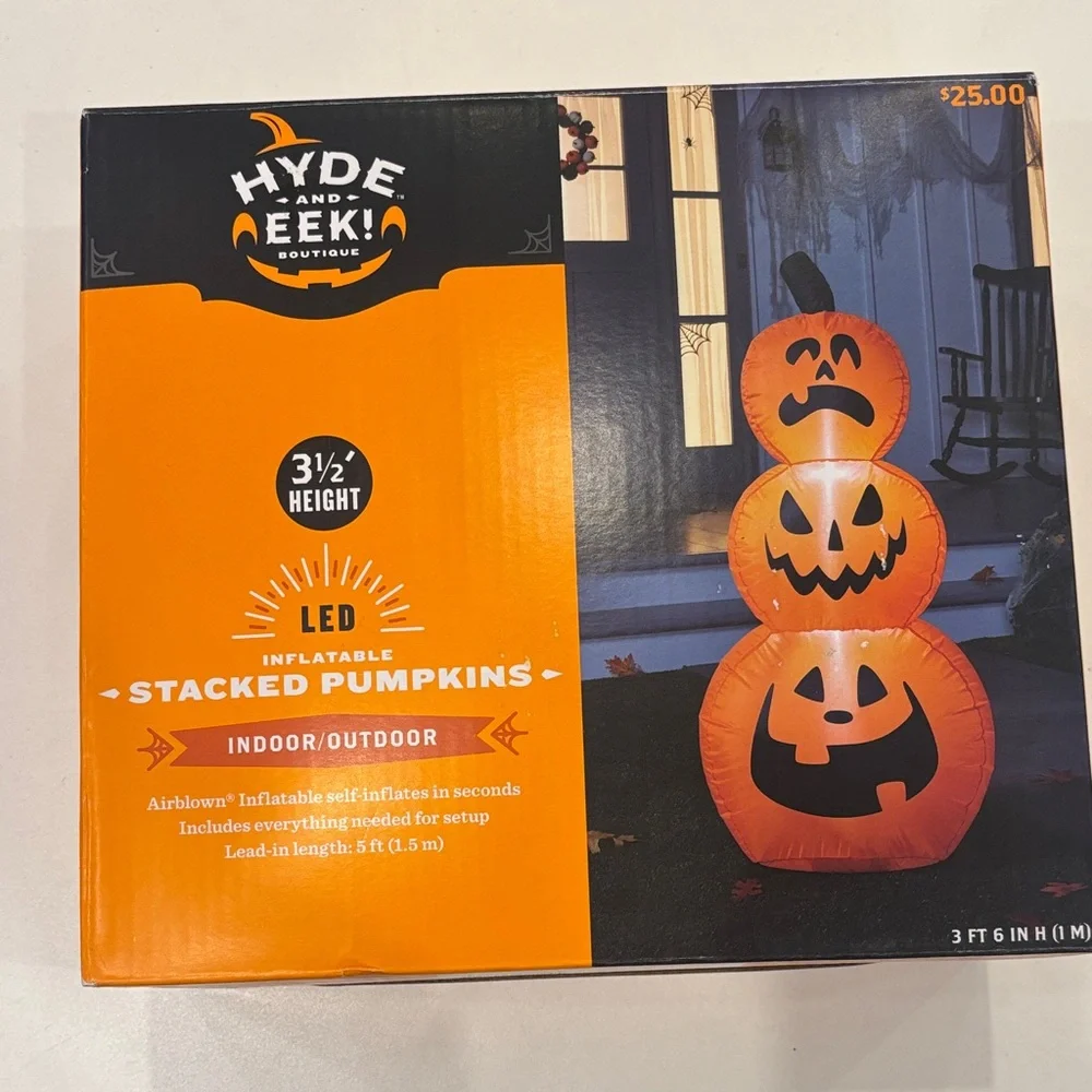 Hyde & EEK! add festive